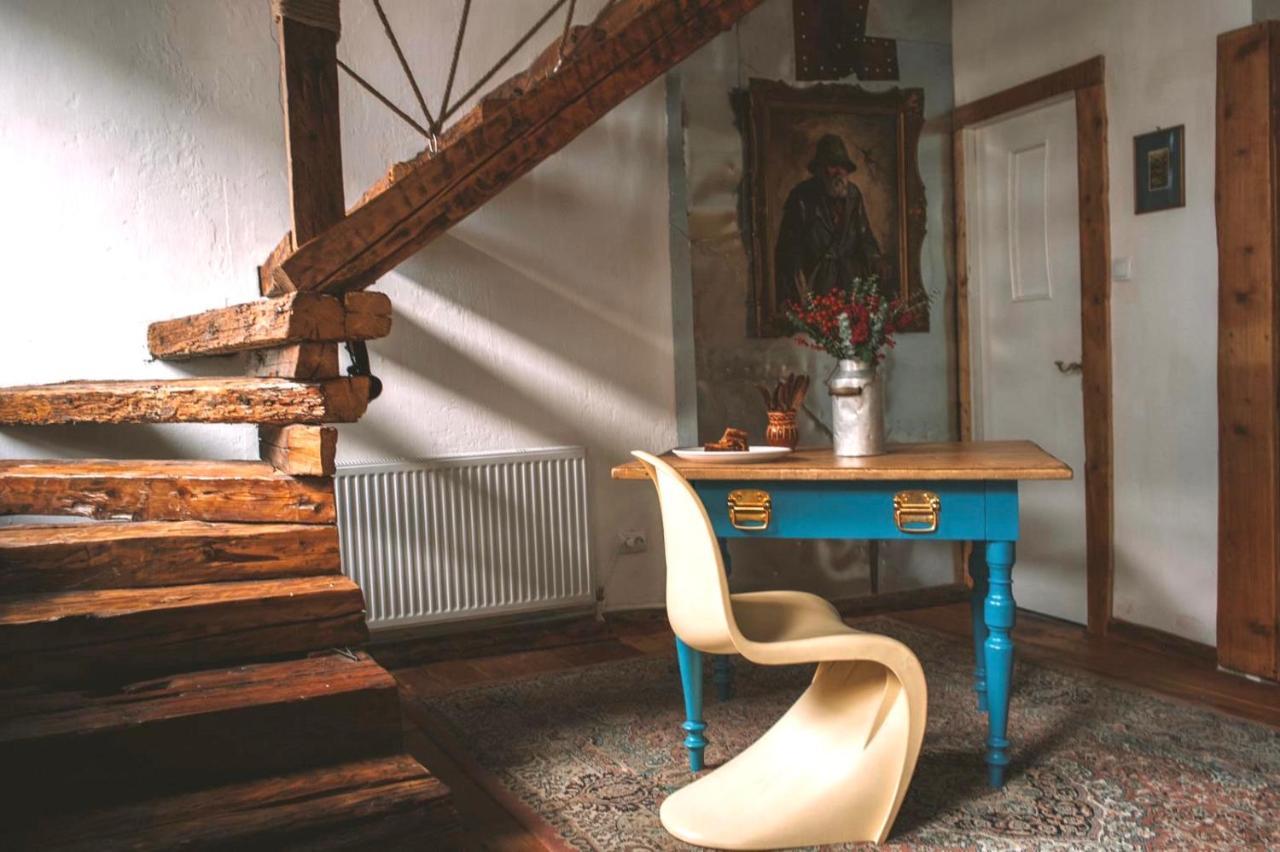 The House A La Cluj Villa Buitenkant foto
